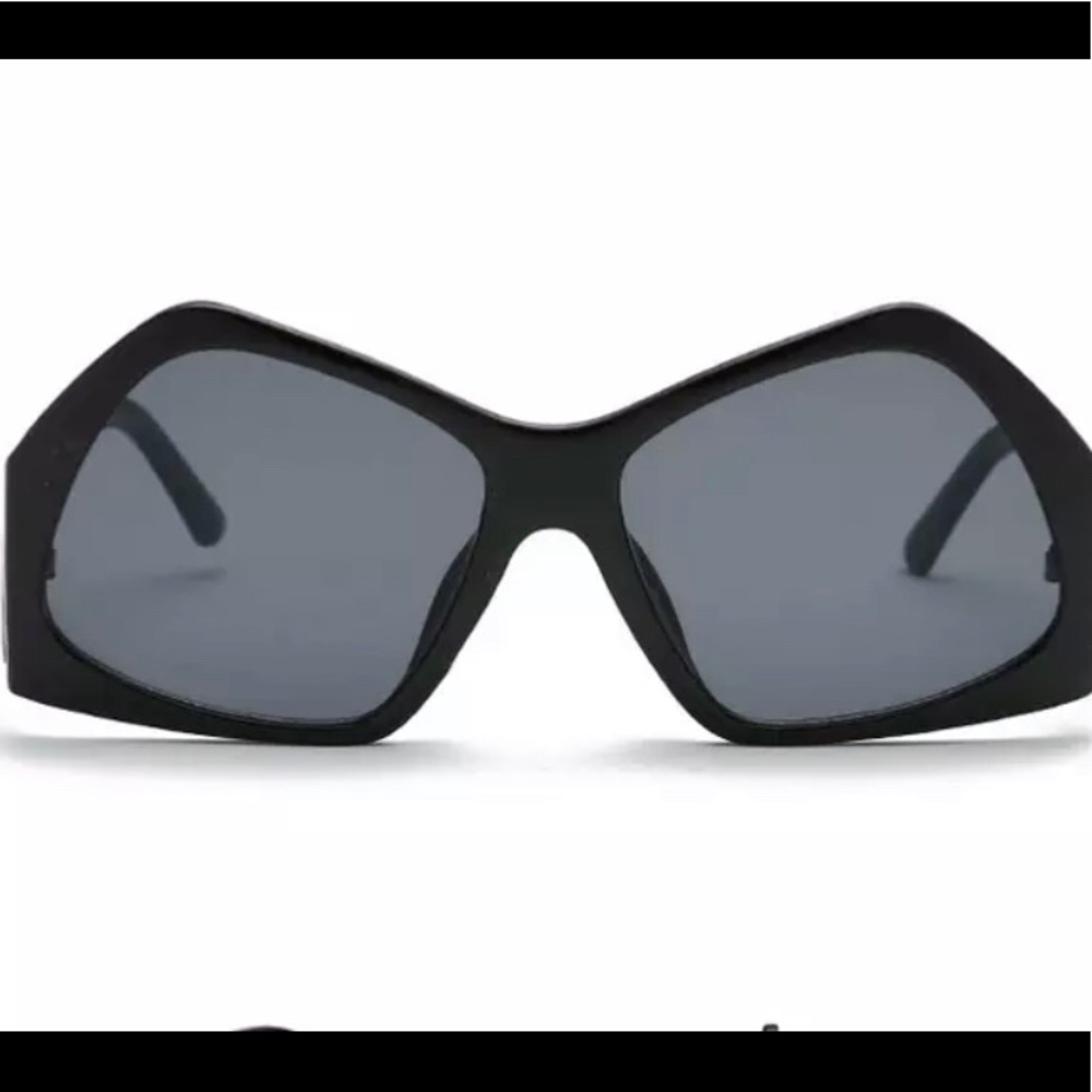 Futuristic Oversized Goggle Sunglasses